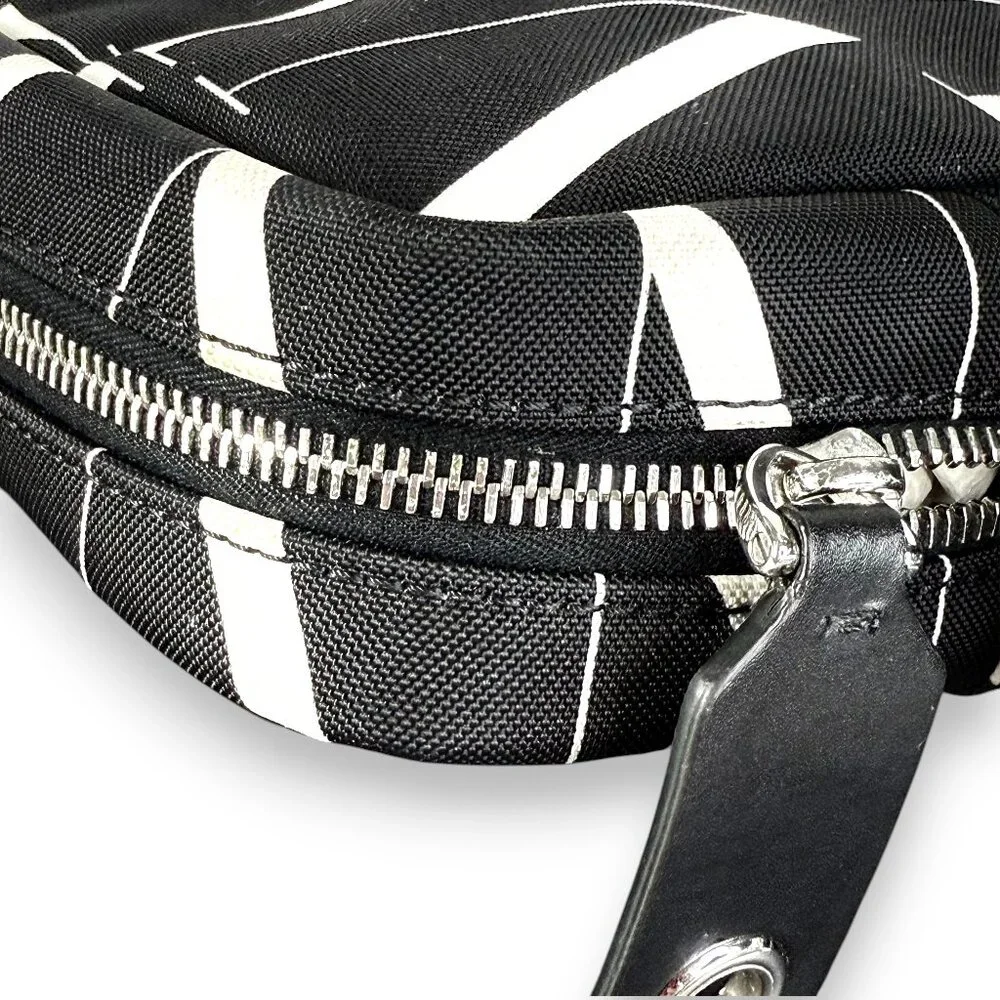 Valentino Garavani VLTN Logo Camera Crossbody Bag with COA - Picture 10 of 14